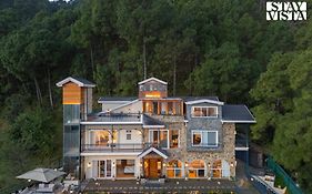 Stayvista At Chestnut Manor With Sky Jacuzzi & Steam Room